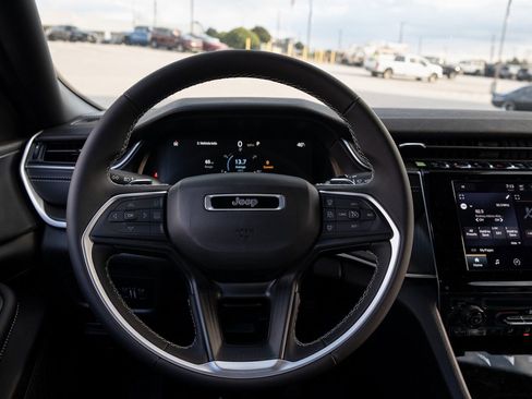 New 2025 Jeep Grand Cherokee L Laredo image 29