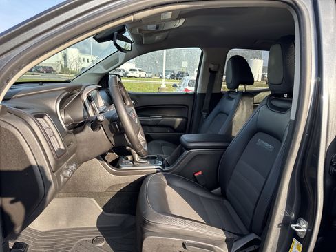 Used 2016 GMC Canyon SLE w/ All Terrain Package image 17