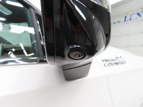 Used 2024 Chevrolet Suburban High Country image 52