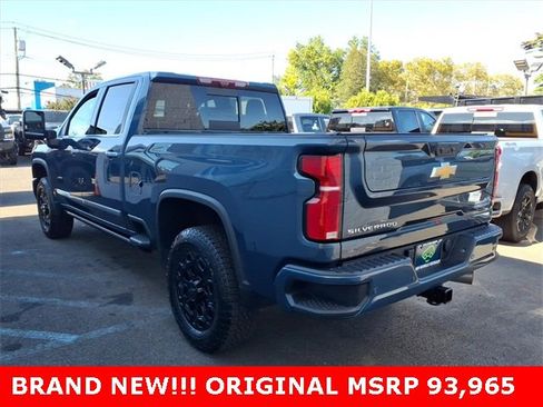 Used 2025 Chevrolet Silverado 2500 High Country w/ High Country Premium Package image 4