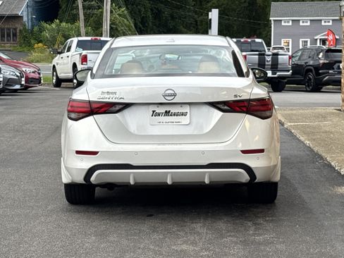 Used 2024 Nissan Sentra SV w/ SV Premium Package FWD image 5