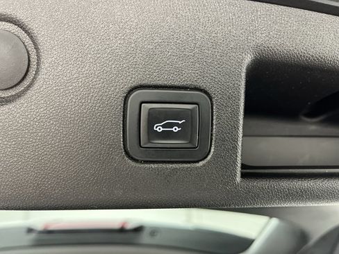 Used 2018 Chevrolet Equinox LT AWD/4WD image 29