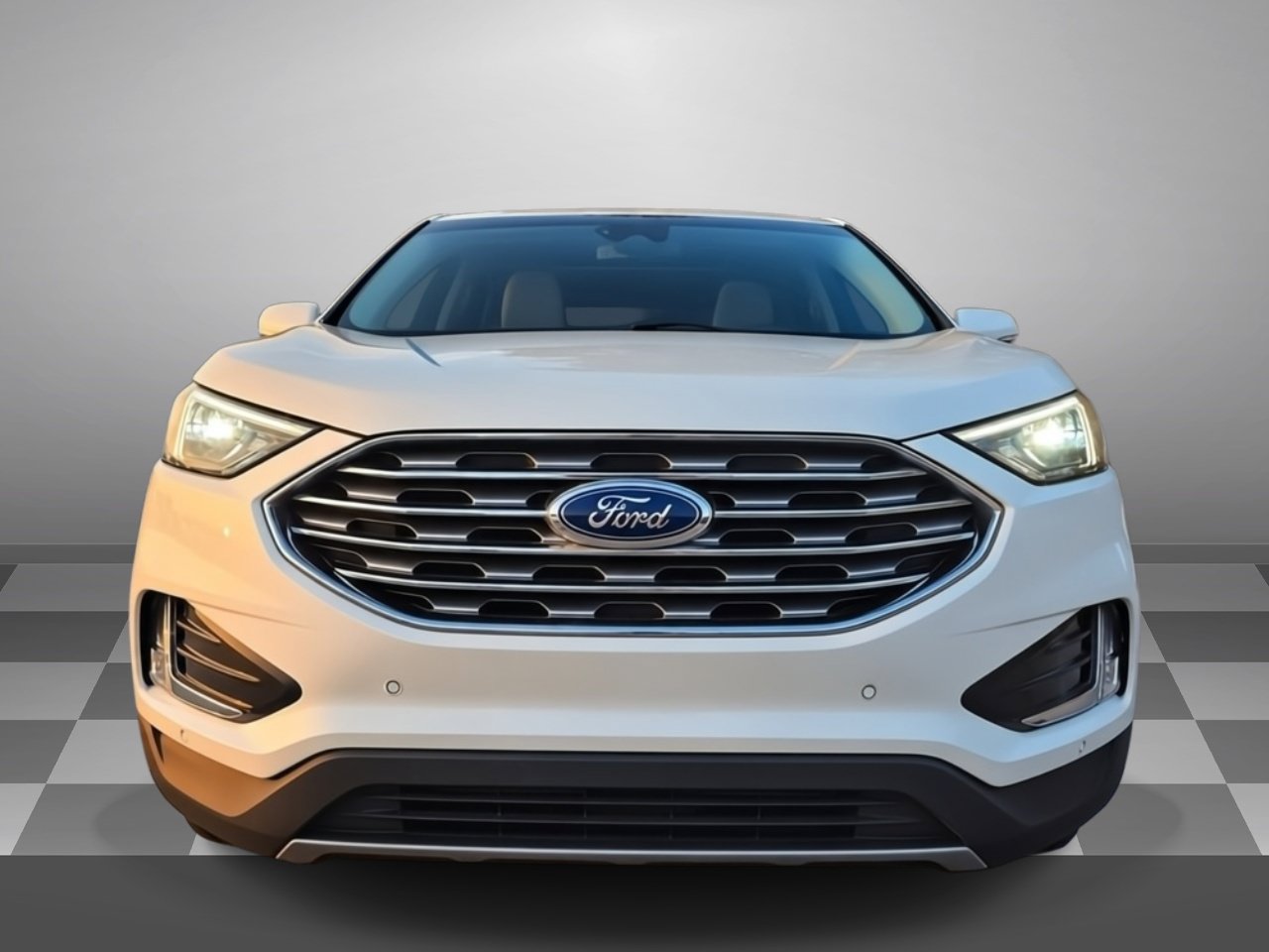 Used 2022 Ford Edge Titanium w/ Cargo Accessory Package AWD/4WD image 2