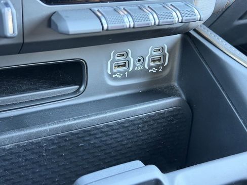 Used 2022 RAM 1500 Limited w/ Bed Utility Group image 31