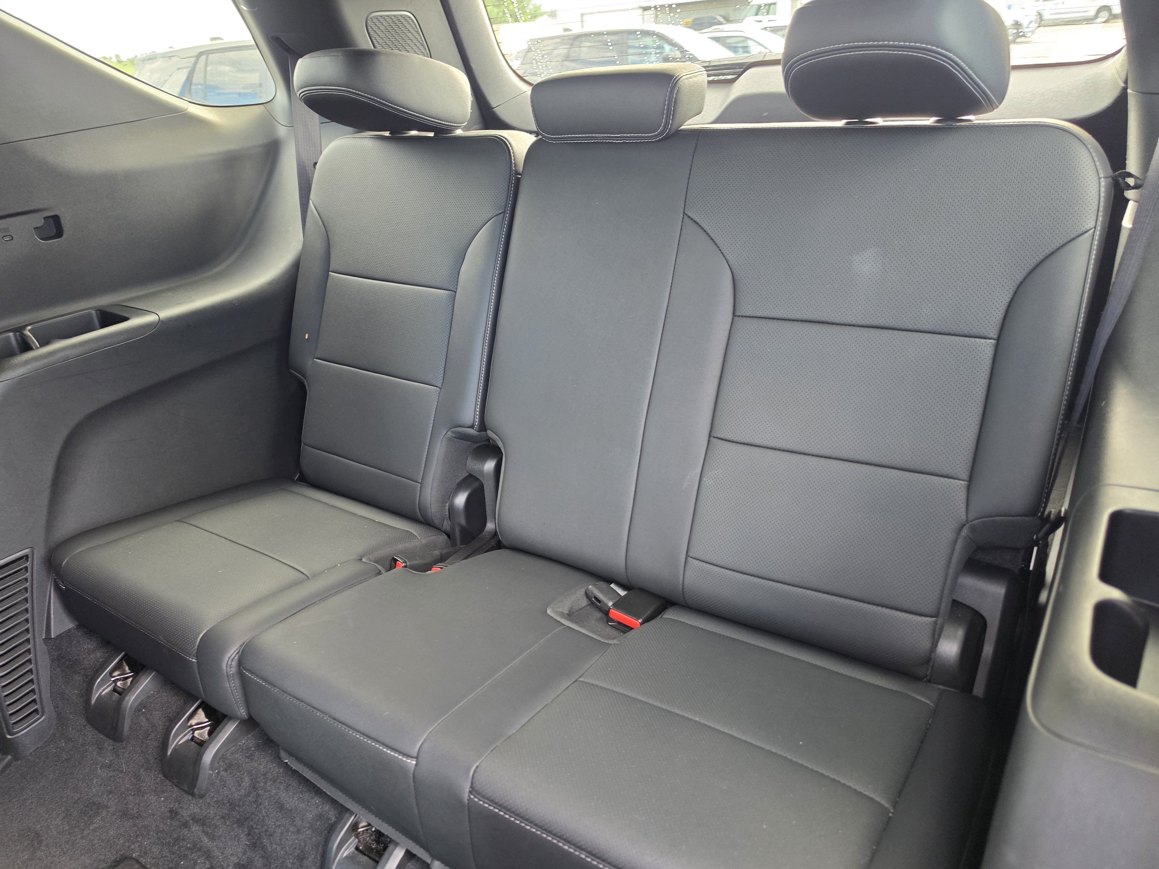 Certified 2025 Chevrolet Traverse LT FWD image 13