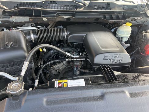 Used 2016 RAM 1500 Classic SLT AWD/4WD image 39
