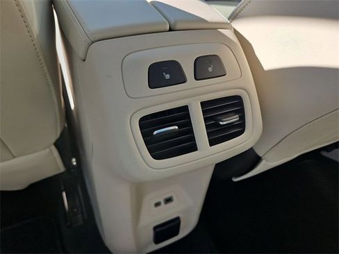 Used 2022 Buick Envision Avenir w/ Technology Package II image 21