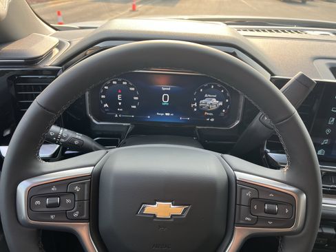 New 2026 Chevrolet Silverado 1500 LT w/ Z71 Off-Road Package image 6