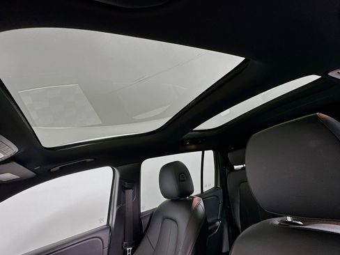 Used 2022 Mercedes-Benz EQB 350 4MATIC image 22