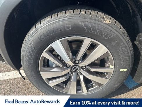 New 2026 Nissan Pathfinder SL image 5