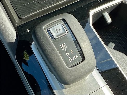 New 2025 Mitsubishi Outlander SE image 17