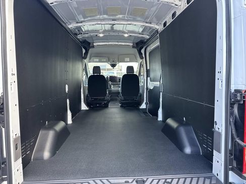 New 2026 Ford Transit 250 148 Medium Roof w/ Load Area Protection Package RWD image 12