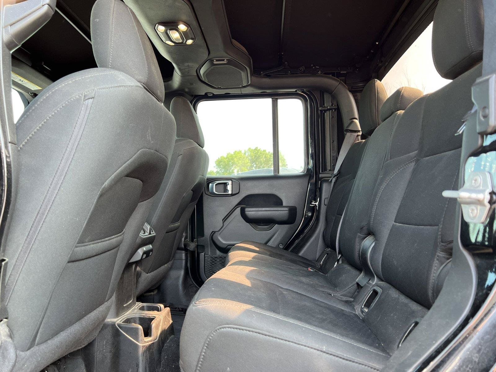 Used 2022 Jeep Gladiator Sport AWD/4WD image 4