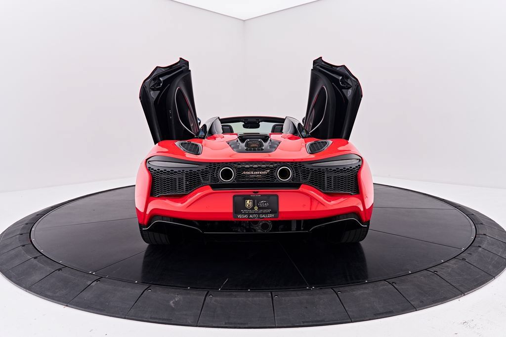 Used 2025 McLaren Artura Spider RWD image 29