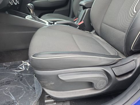 Used 2022 Hyundai Venue Limited w/ Cargo Package FWD image 27