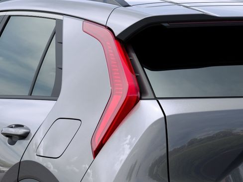 New 2026 Kia Niro EX FWD image 11