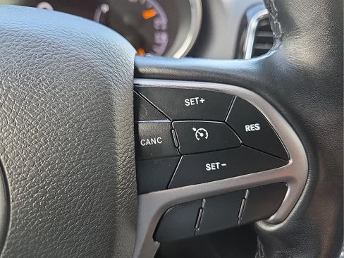 Used 2021 Jeep Grand Cherokee Limited AWD/4WD image 18