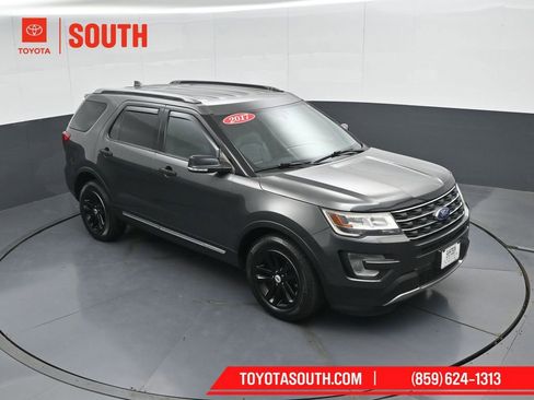 Used 2017 Ford Explorer XLT w/ Equipment Group 202A FWD image 50