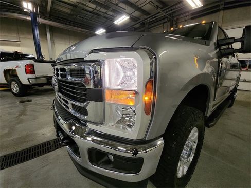 Used 2024 Ford F250 XLT w/ Snow Plow Prep Package image 29