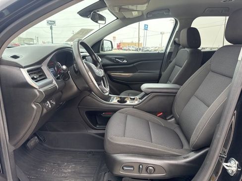 Used 2023 GMC Acadia SLE w/ Driver Convenience Package image 2