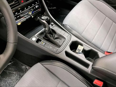 New 2026 Volkswagen Jetta SE image 10