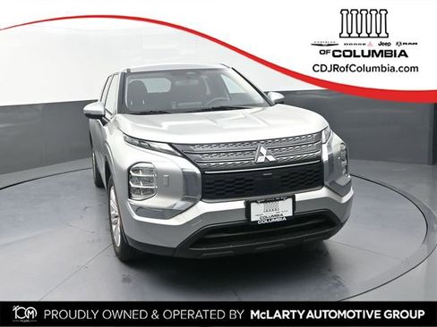 Used 2022 Mitsubishi Outlander ES AWD/4WD image 1