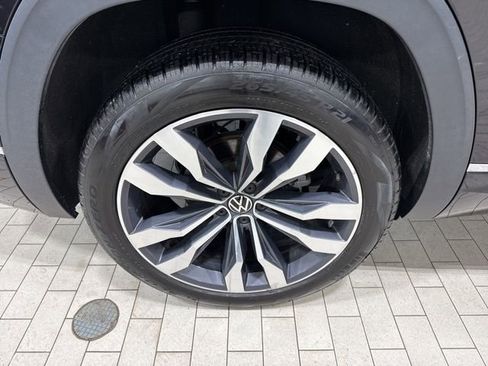 Used 2022 Volkswagen Atlas SEL Premium image 37