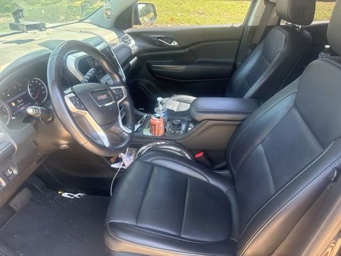 Used 2021 GMC Acadia SLT w/ Elevation Edition image 11