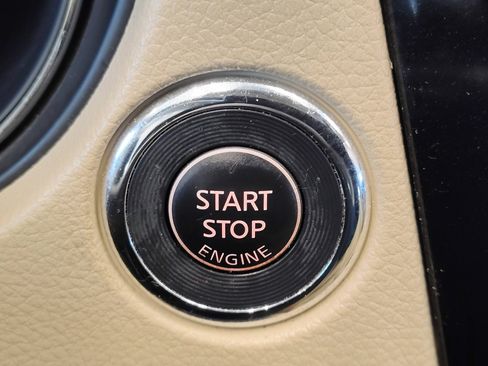 Used 2016 Nissan Rogue SV FWD image 28