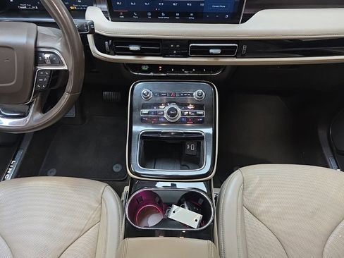 Used 2022 Lincoln Nautilus Reserve image 23