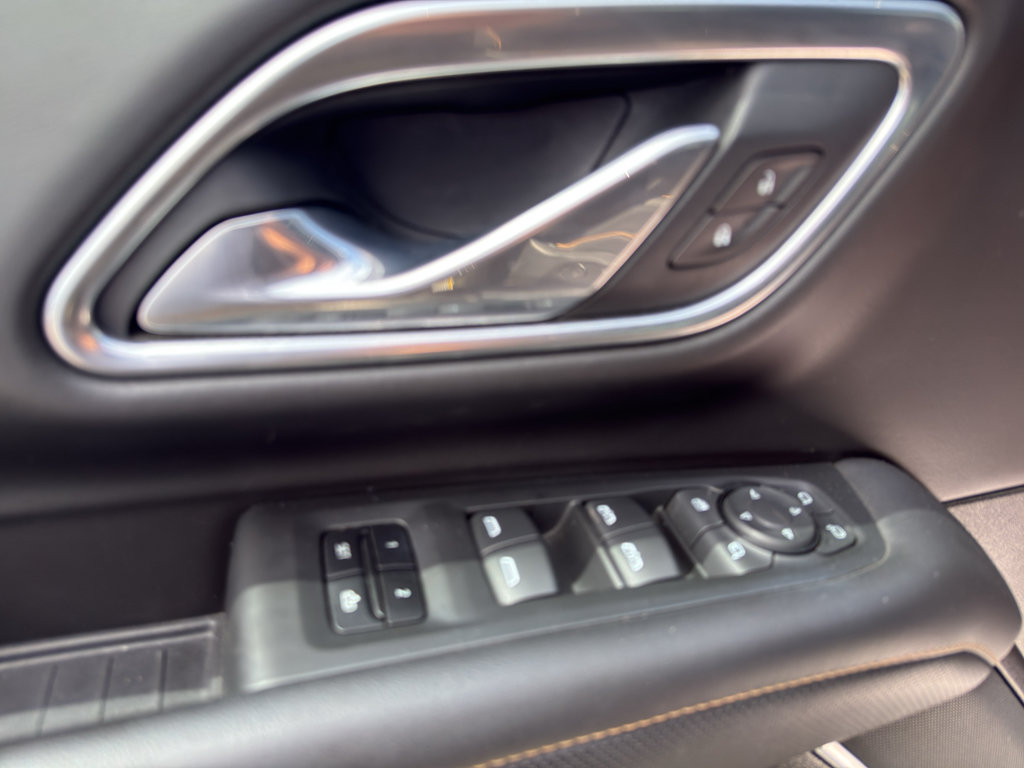 Used 2021 GMC Yukon AT4 w/ AT4 Premium Package AWD/4WD image 13