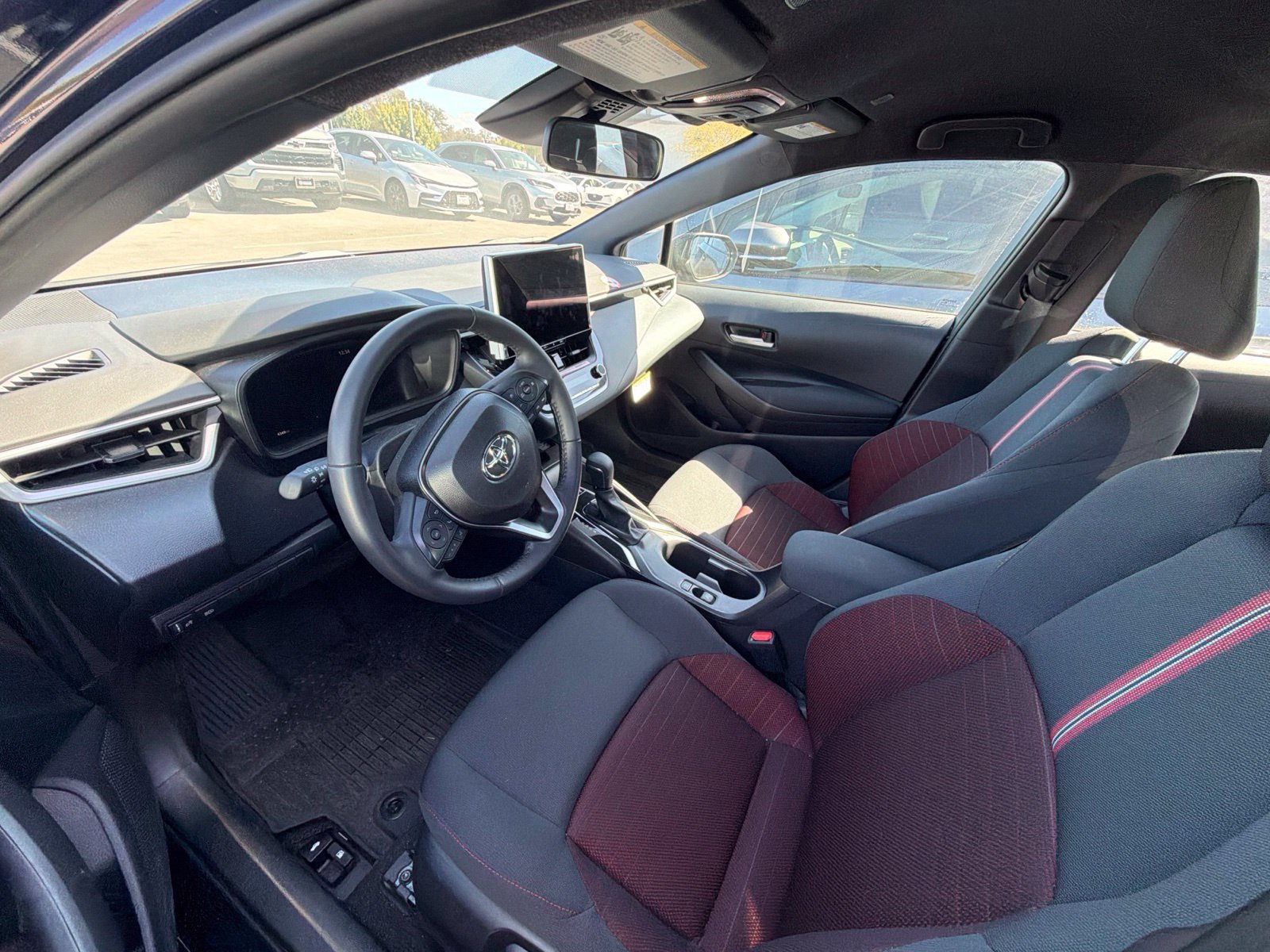 Used 2026 Toyota Corolla SE w/ SE Package FWD image 5
