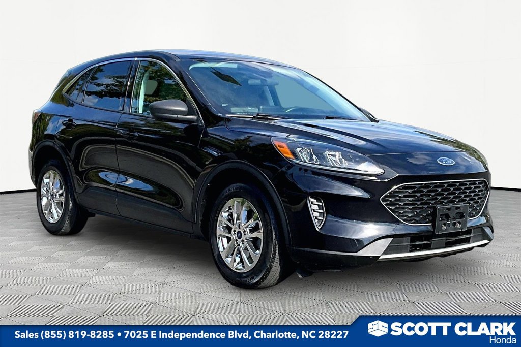 Used 2022 Ford Escape SE FWD 360° Tour