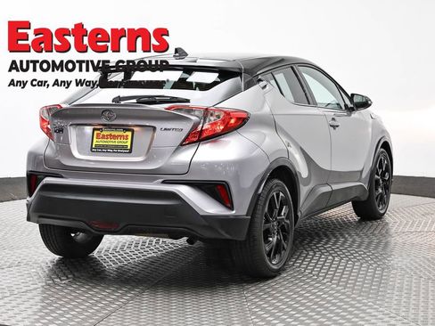 Used 2019 Toyota C-HR Limited FWD image 5