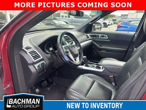 Used 2015 Ford Explorer XLT w/ Equipment Group 202A FWD image 5