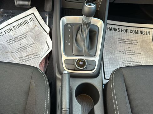 Used 2025 Hyundai Venue SEL image 20