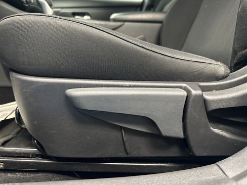 Used 2025 Nissan Sentra SV image 24