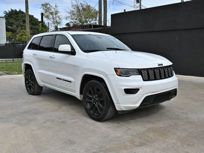 Used 2020 Jeep Grand Cherokee Altitude
