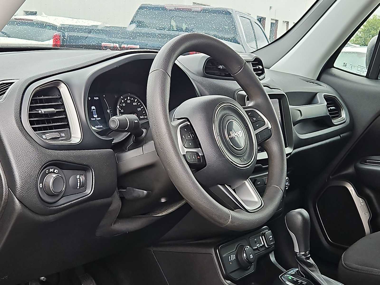 Used 2023 Jeep Renegade Latitude AWD/4WD image 2