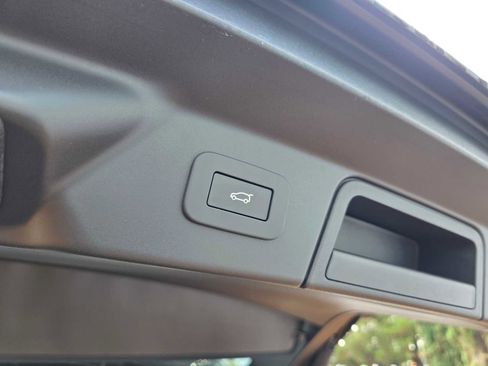 Used 2026 Land Rover Range Rover Velar S image 18