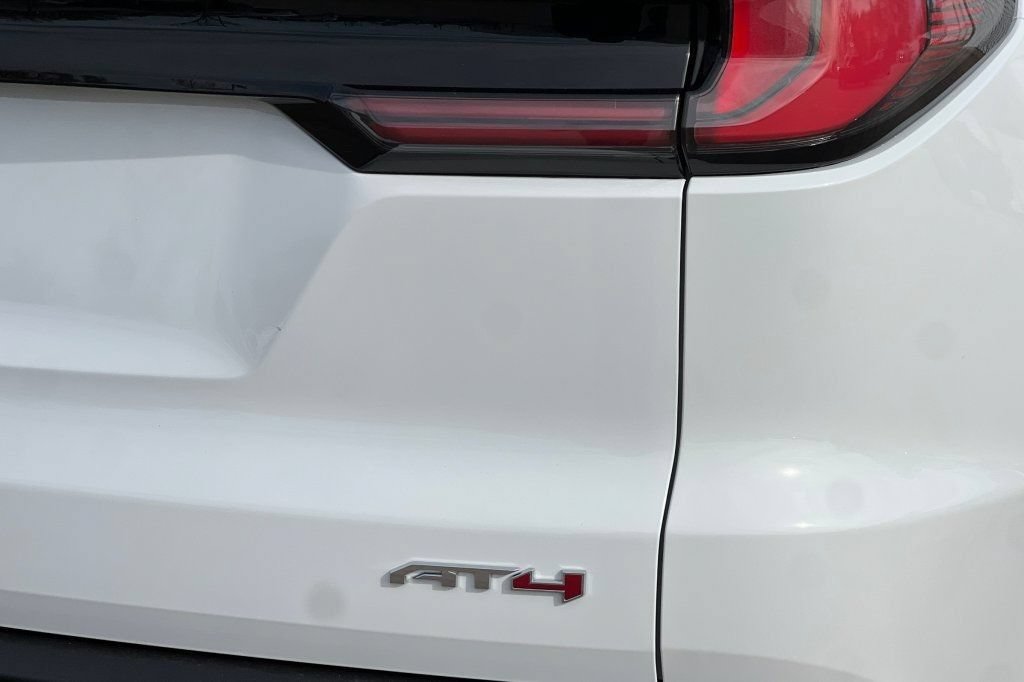 New 2026 GMC Acadia AT4 w/ Luxury Package AWD/4WD image 23