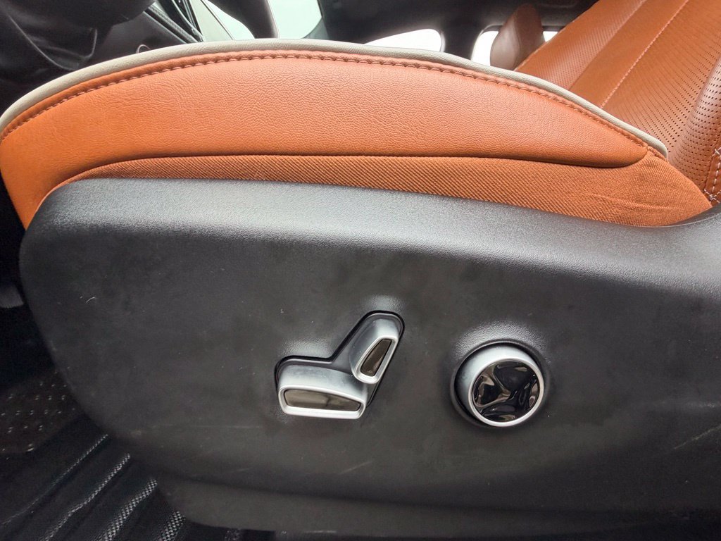 Used 2024 Chrysler Pacifica Pinnacle FWD image 51