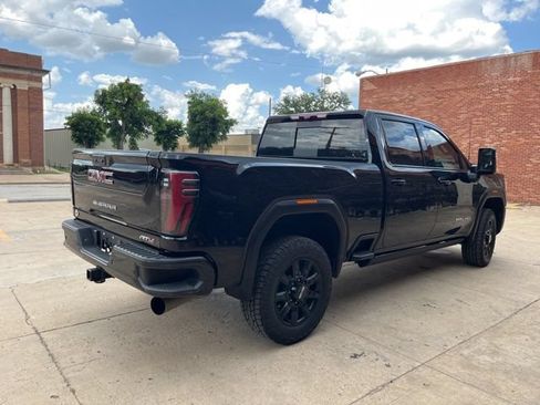 Used 2024 GMC Sierra 2500 AT4 w/ AT4 Premium Plus Package AWD/4WD image 8