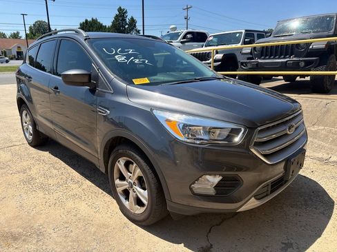 Used 2018 Ford Escape SE AWD/4WD image 3