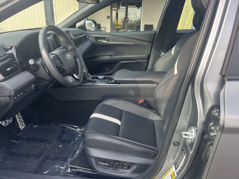 Used 2025 Toyota Camry SE image 21