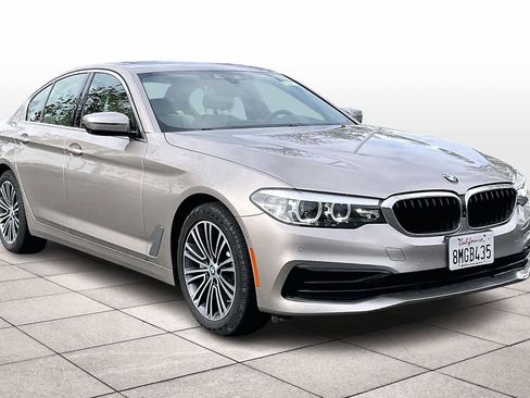 Used 2019 BMW 530i w/ Convenience Package image 2