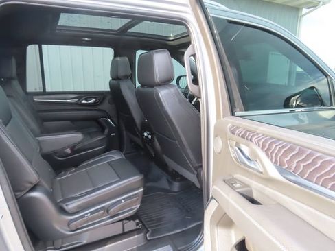 Used 2023 GMC Yukon XL Denali w/ LPO, Floor Liner Package AWD/4WD image 29