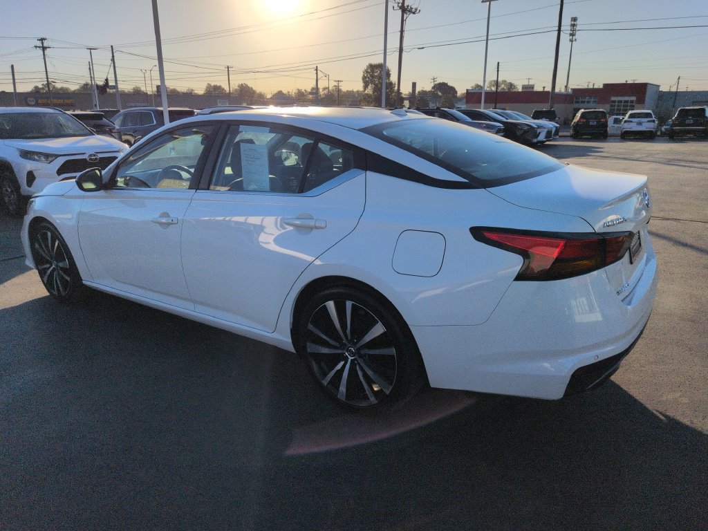 Used 2021 Nissan Altima 2.5 SR FWD image 4