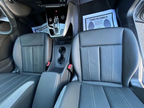 Used 2024 Audi Q4 e-tron Premium w/ Convenience Package image 48