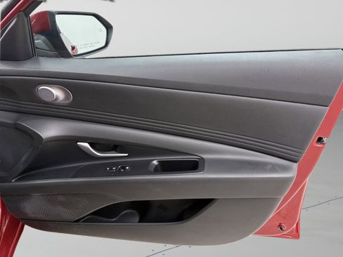 Used 2023 Hyundai Elantra SEL w/ Convenience Package image 27